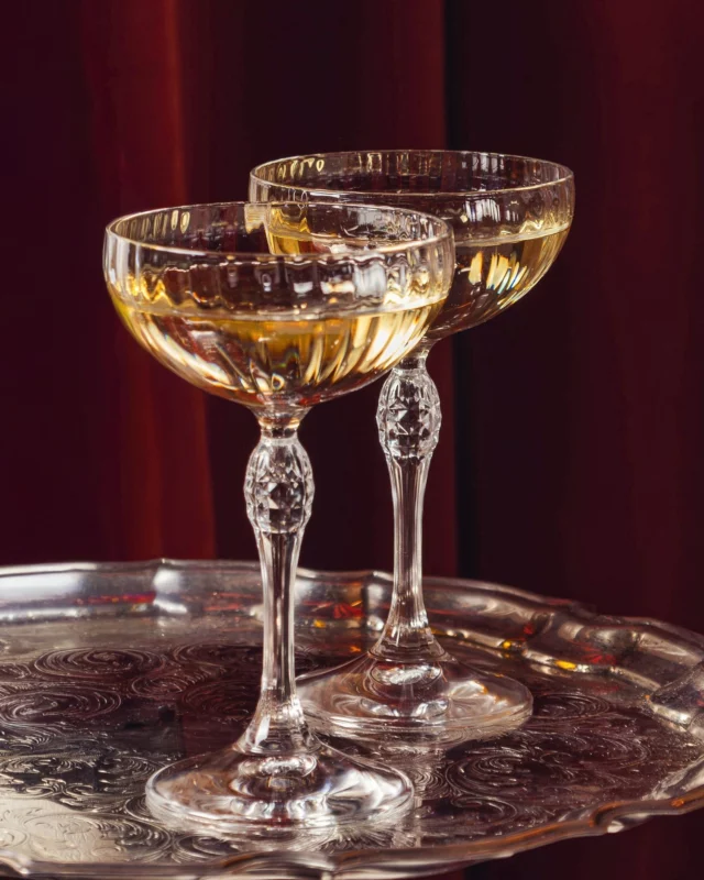 Réveillon et Brunch du Nouvel An
Quand l’année s’achève et qu’une autre s’invite, La Table d'Estoublon incarne l'art de célébrer.
•
New Year's Eve Dinner and Brunch
As one year ends and another begins, La Table d'Estoublon embodies the art of celebration.
Photos @mariamkocharyanmk 
#latabledestoublon #estoublon #reveillon #nouvelan #newyearseve #restaurant #provence