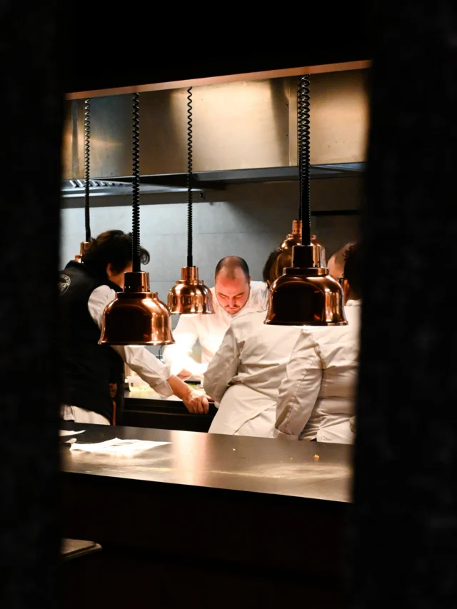 A Table ! Cooking with intention, seasoning with soul, savor the moment.
#AirellesCollection #LaTabledEstoublon