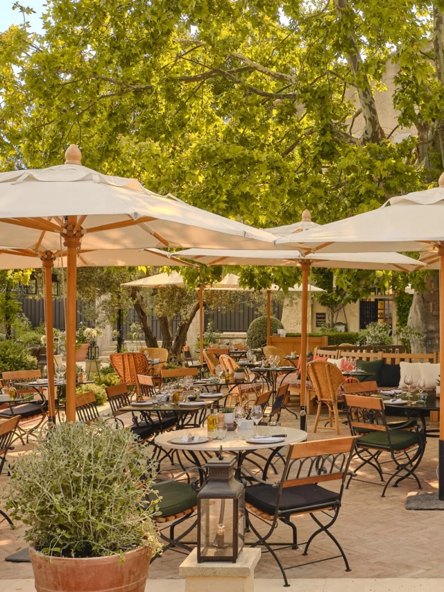 Spring has arrived and so has terrace season at La Table d’Estoublon, where long, sunlit lunches simply taste even better.
#AirellesCollection #LaTabledEstoublon