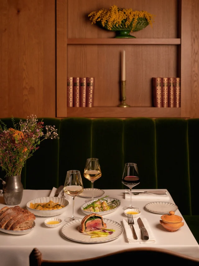 Les Vendredis d’Estoublon, gather, savor, celebrate.
#AirellesCollection #LaTabledEstoublon